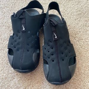 Nike sandals size 13 child